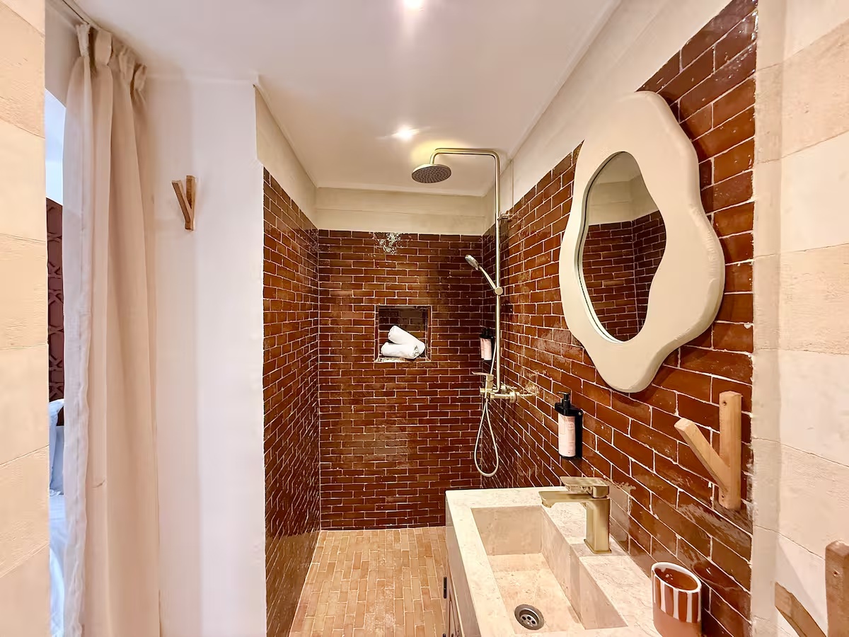 Salle de bain privative de la Chambre Rose